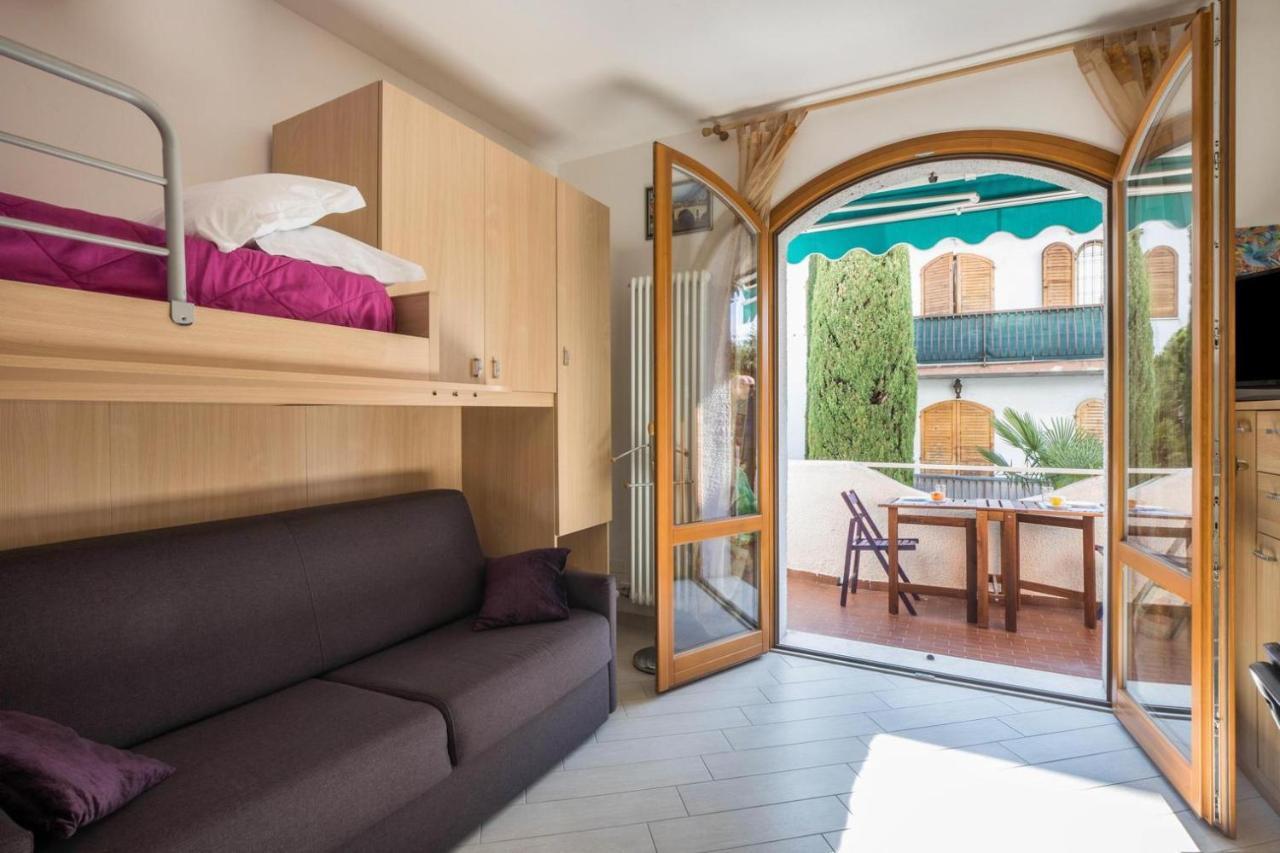 Il Bianconiglio Apartment Peschiera del Garda Bagian luar foto