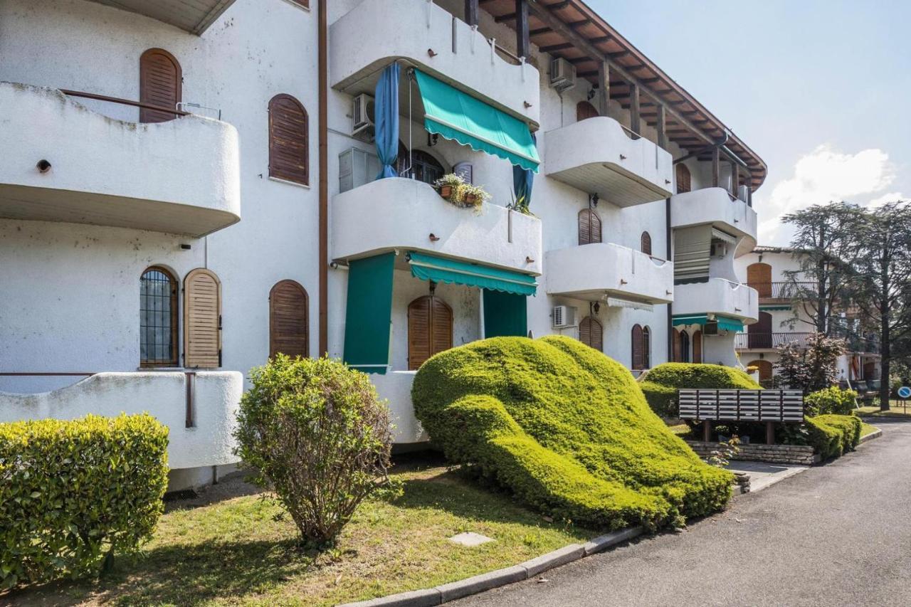 Il Bianconiglio Apartment Peschiera del Garda Bagian luar foto